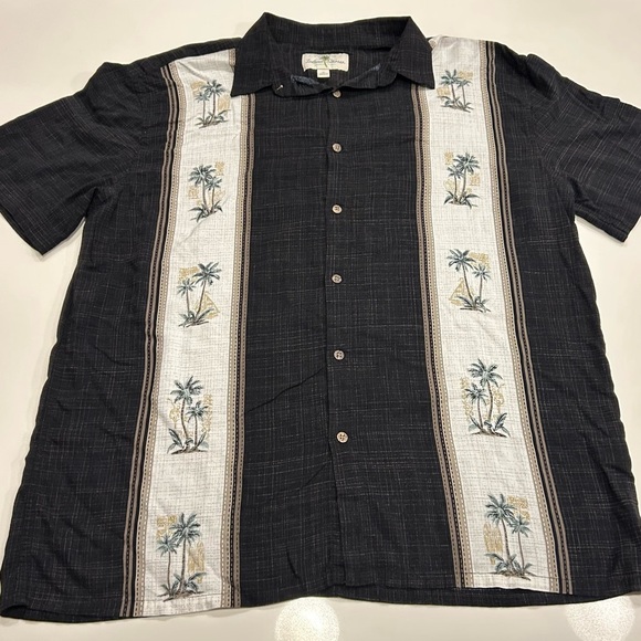 Men’s Casual Button Down Shirt with Tropical Palm Tree Panels, EUC - Picture 1 of 7